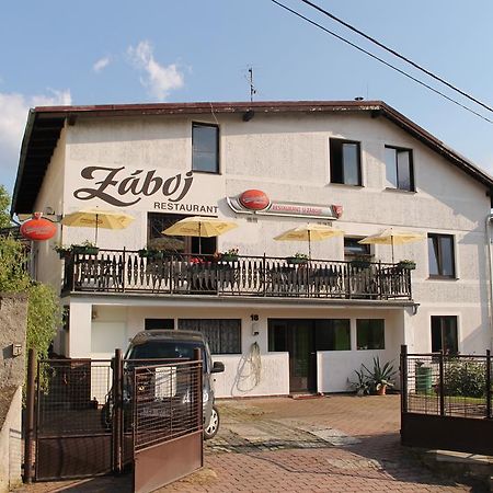 Zaboj Restaurant Hotel การ์โลวีวารี ภายนอก รูปภาพ