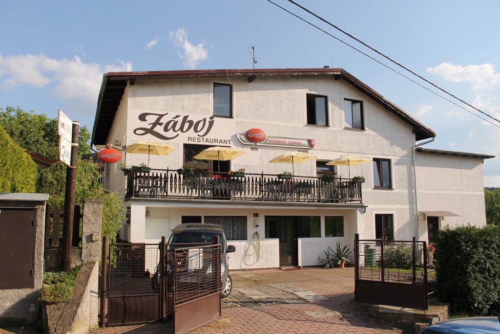 Zaboj Restaurant Hotel การ์โลวีวารี ภายนอก รูปภาพ